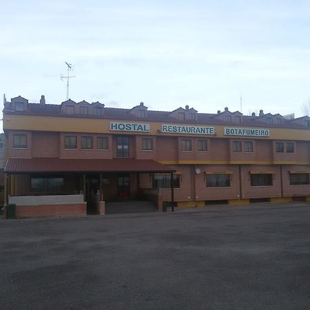 Hostal Botafumeiro Mota del Marqués Esterno foto
