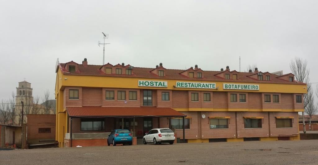 Hostal Botafumeiro Mota del Marqués Esterno foto