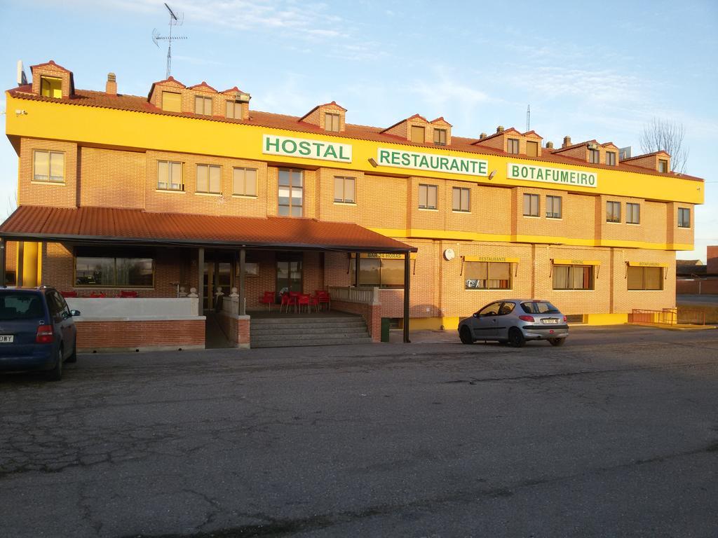 Hostal Botafumeiro Mota del Marqués Esterno foto