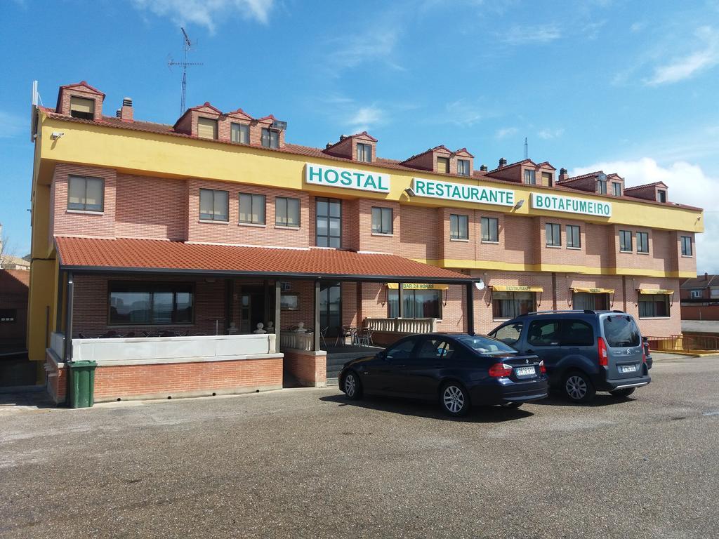 Hostal Botafumeiro Mota del Marqués Esterno foto