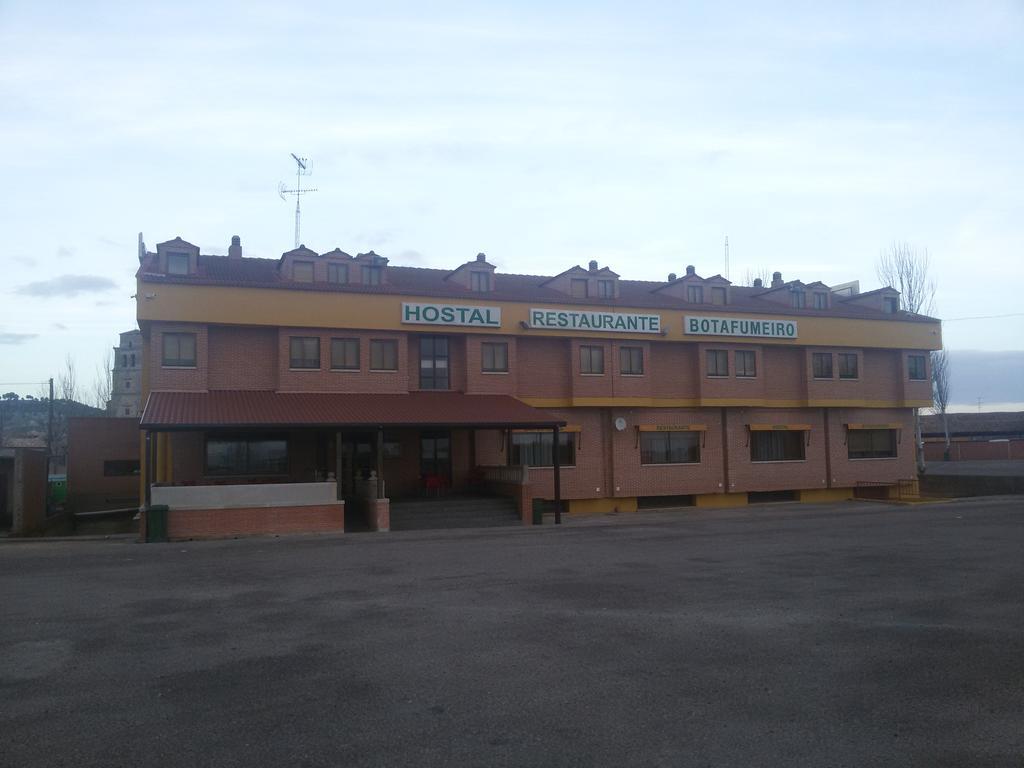 Hostal Botafumeiro Mota del Marqués Esterno foto